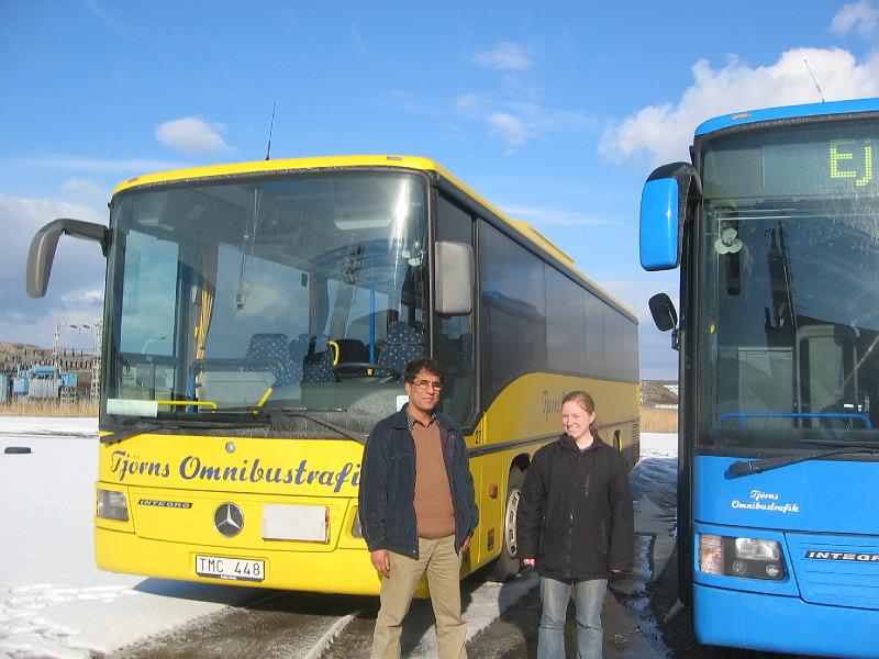 mars 2008 171.jpg - Shapoor och Moa med varsin buss!